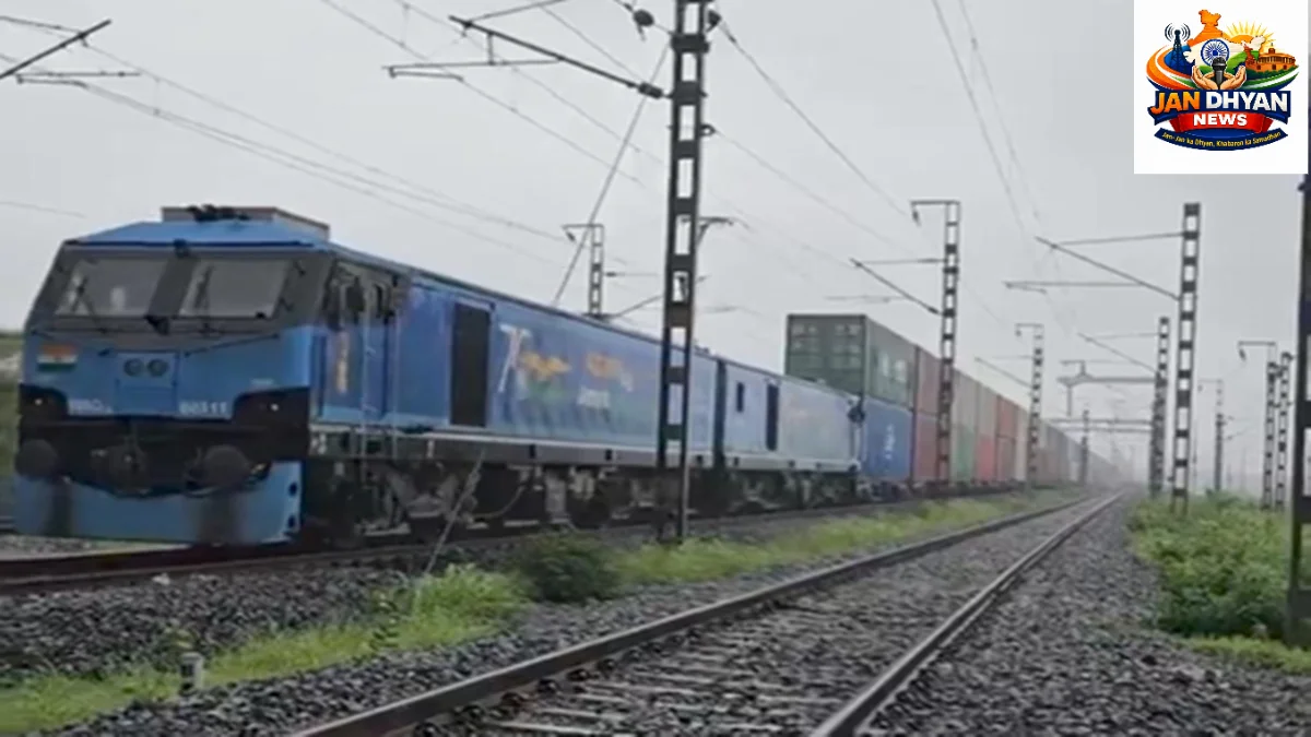 भारतीय रेलवे की बड़ी उपलब्धि, JNPT से वडोदरा तक पहली डबल-स्टैक लॉन्ग-हॉल कंटेनर ट्रेन चली