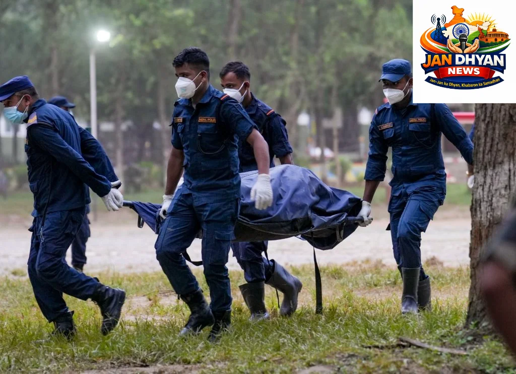 नेपाल में बाढ़ के बाद गहरा मानसिक संकट, डर और सदमे से जूझ रहे हजारों लोग