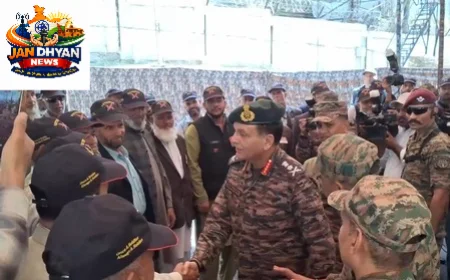 Jammu Kashmir: सेना प्रमुख जनरल धीरज सेठ ने चिनार कोर के अग्रिम इलाकों का किया दौरा, सुरक्षा तैयारियों की समीक्षा